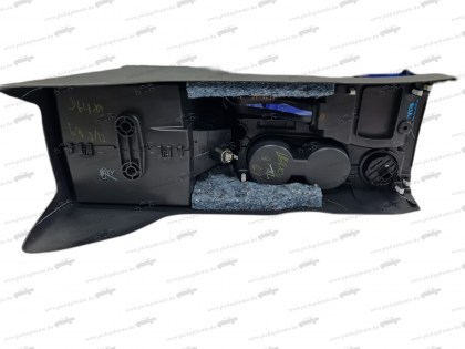 Kl1T középkonzol könyöklővel 20210817_114801